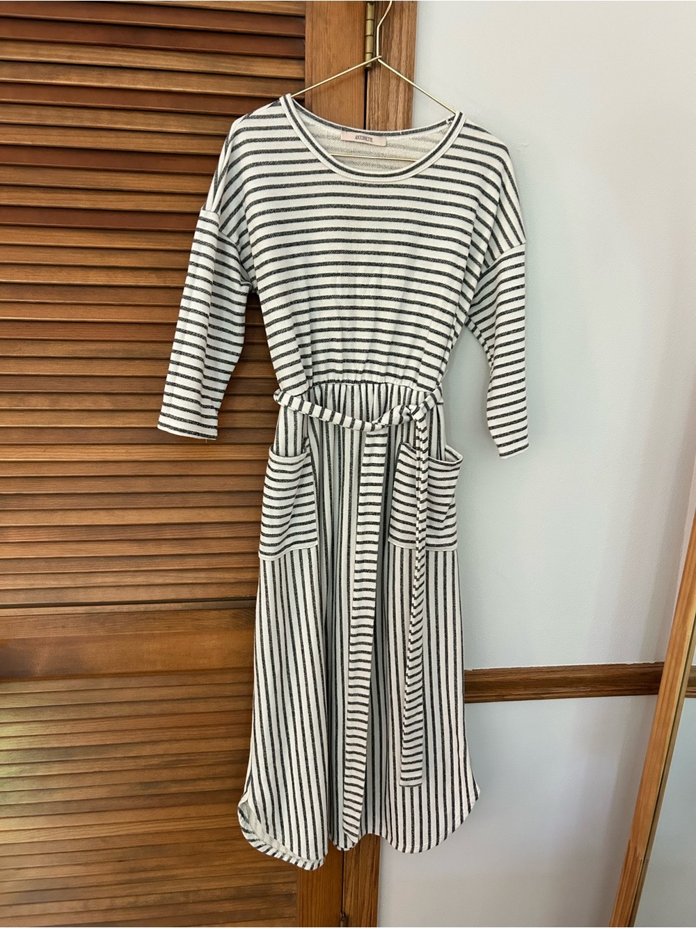 Boutique Striped Knit Belted Midi Dress - Black & White
